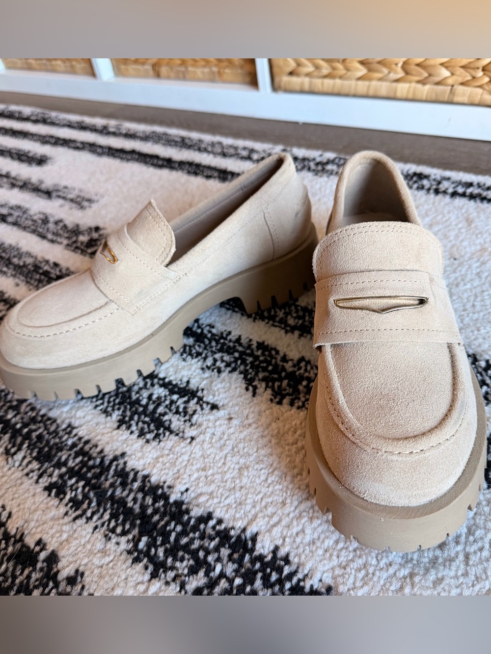 Steve Madden Beige Suede Lug Sole Loafers - Women 8
